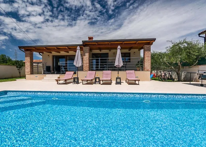 Monteci Villa Galižana