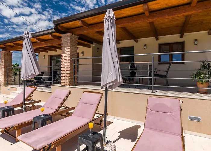 Monteci Villa Galižana