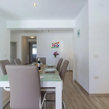 Monteci וילה Galižana
