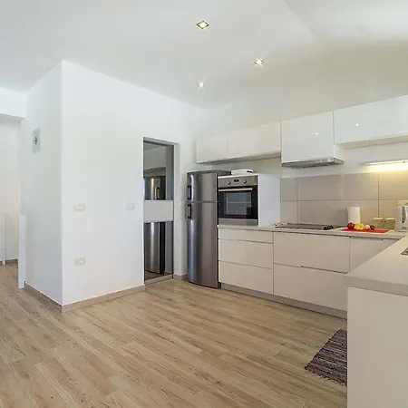 Willa Monteci Galižana