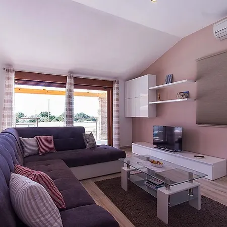 Willa Monteci Galižana