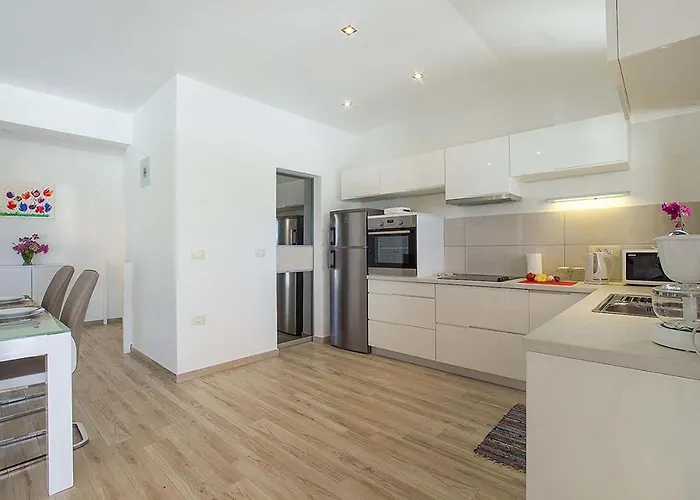 빌라 Monteci Galižana